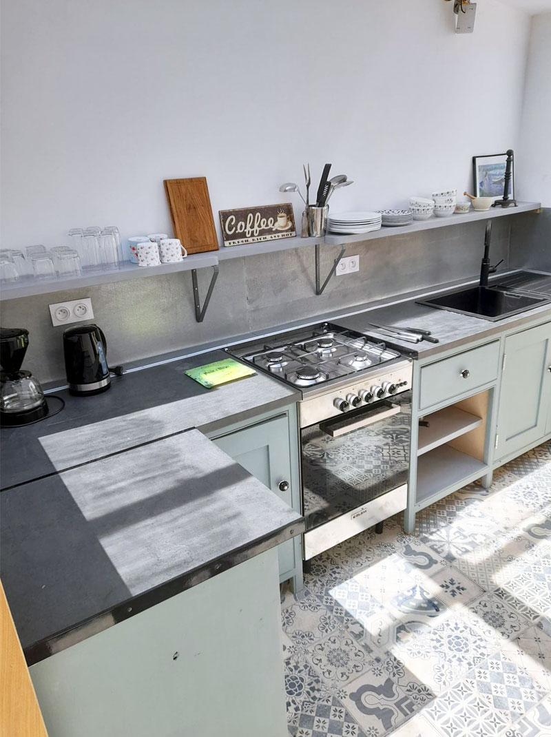 overnight accommodation near Chef Boutonne with equiped kitchen